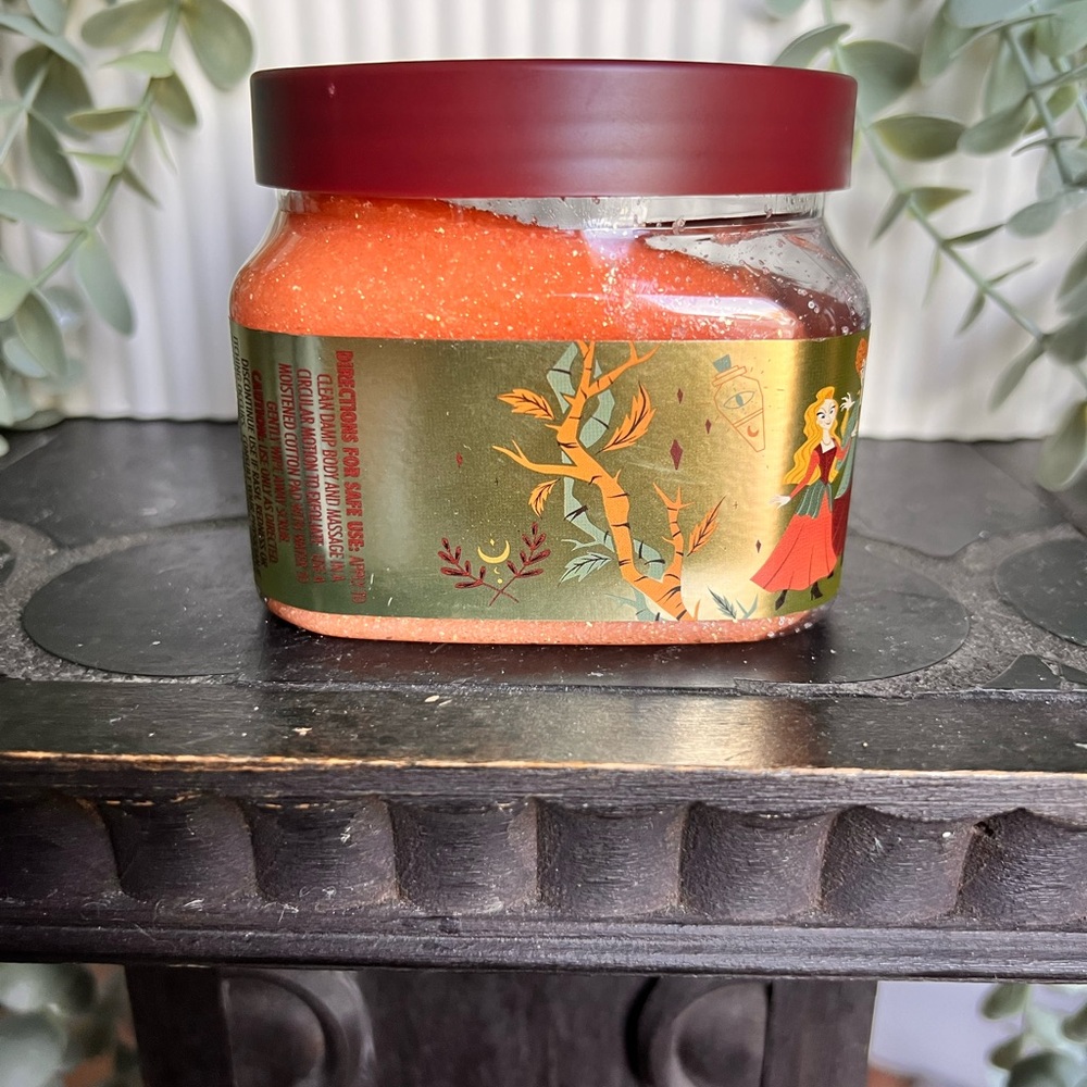 Disney Hocus Pocus Peach Sugar Scrub - Orange - Picture 2 of 2